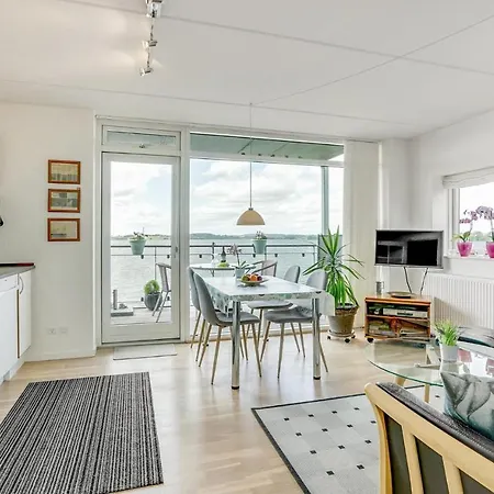 Apartamento 2 Bedroom In *